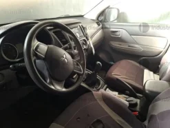 1#9617 Autocarro Mitsubishi L200