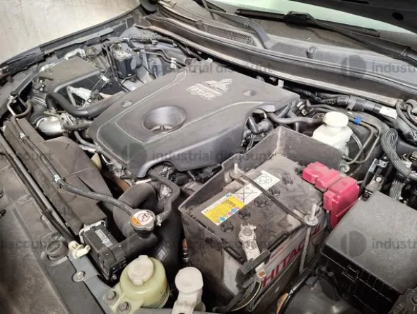 1#9617 Autocarro Mitsubishi L200