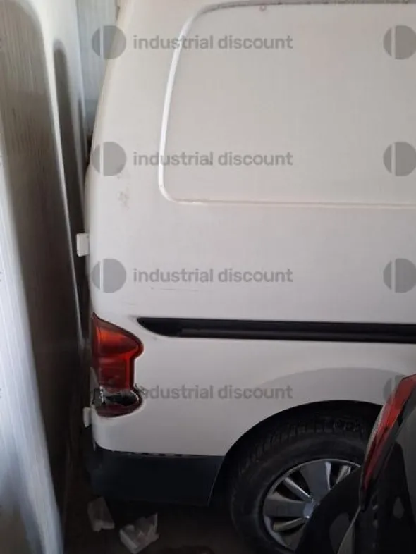 1#9905 Autocarro Nissan NV200