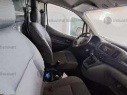 1#9905 Autocarro Nissan NV200