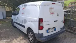 74#10047 Autocarro Peugeot Partner