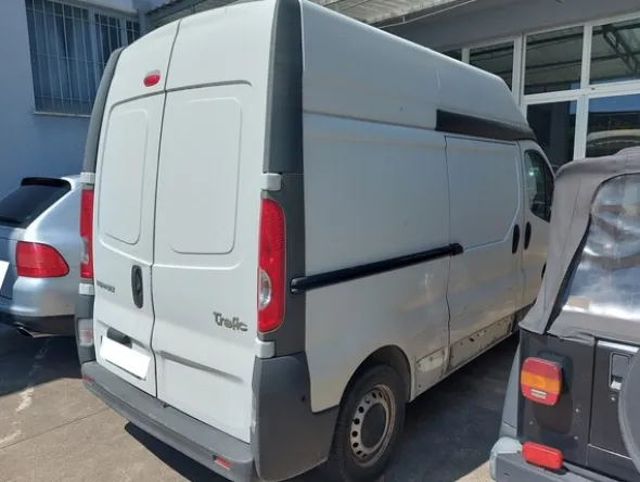 43#7915 Autocarro Renault