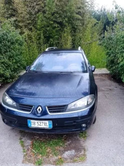 48#6817 Autocarro Renault Laguna