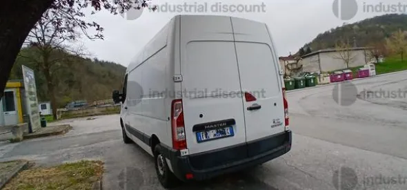 68#10047 Autocarro Renault Master