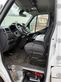 7#9826 Autocarro Renault Master