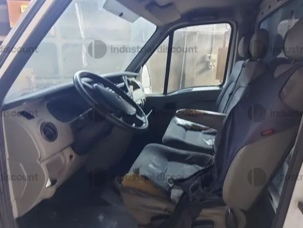10#9070 Autocarro Renault Master