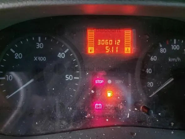 10#9070 Autocarro Renault Master