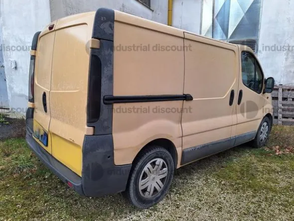 39#9770 Autocarro Renault Traffic