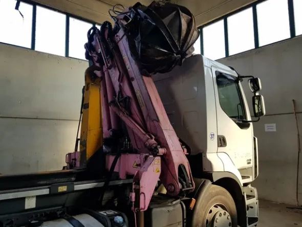 69#3561 Autocarro Renault Trucks Premium
