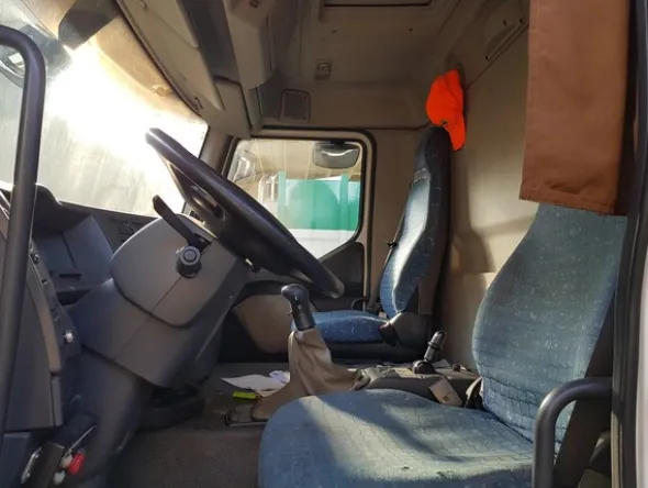 69#3561 Autocarro Renault Trucks Premium