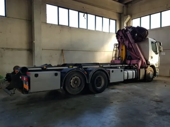 69#3561 Autocarro Renault Trucks Premium