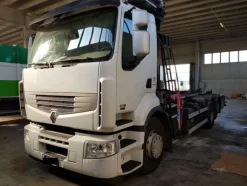 69#3561 Autocarro Renault Trucks Premium