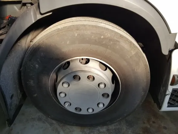69#3561 Autocarro Renault Trucks Premium