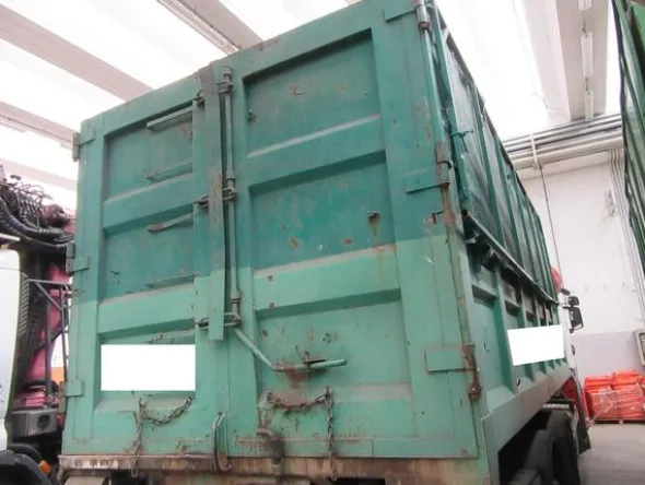 35#3561 Autocarro Scania P 400