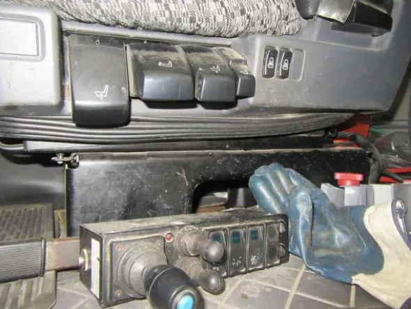 35#3561 Autocarro Scania P 400