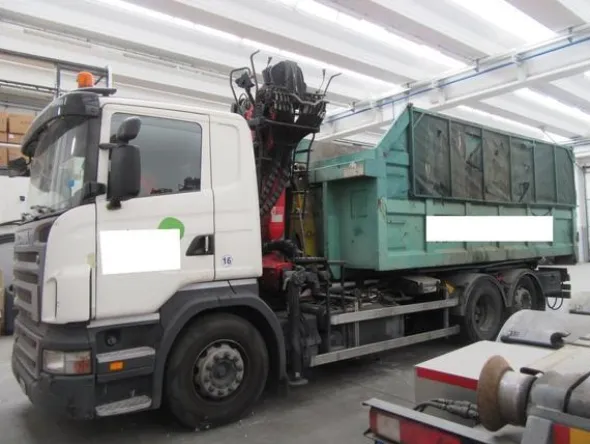 35#3561 Autocarro Scania P 400