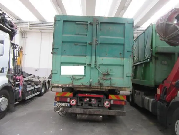 35#3561 Autocarro Scania P 400