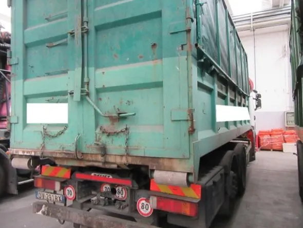 35#3561 Autocarro Scania P 400