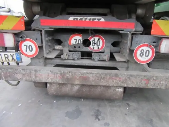 35#3561 Autocarro Scania P 400