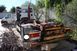 5#6883 Autocarro scarrabile Iveco