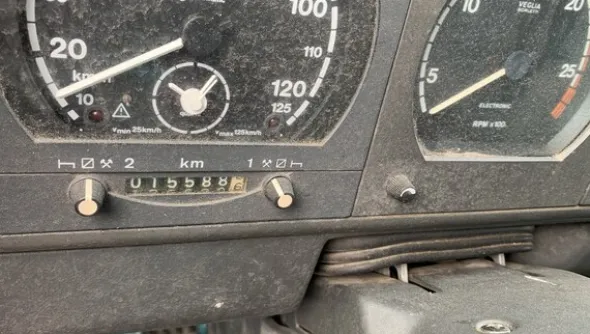 36#6883 Autocarro scarrabile Iveco