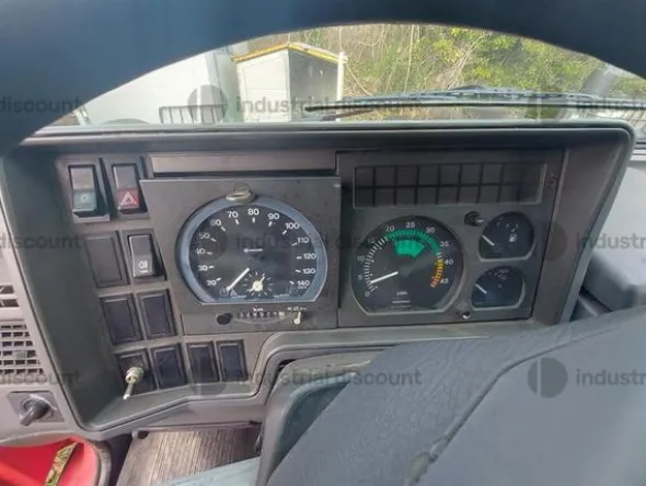 2#9114 Autocarro telonato Iveco