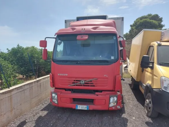 17#6287 Autocarro Volvo