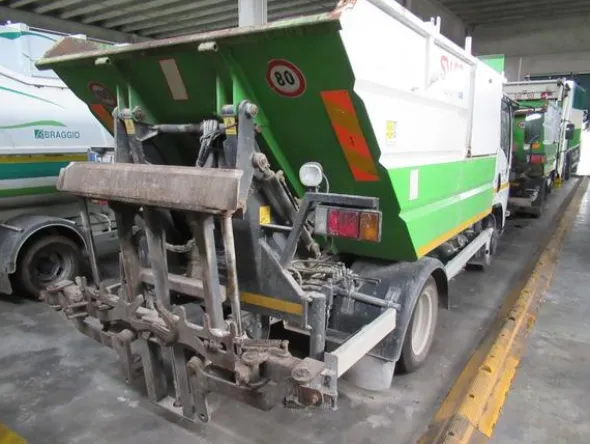 71#3561 Autocompattatore Isuzu M 50 Evolution