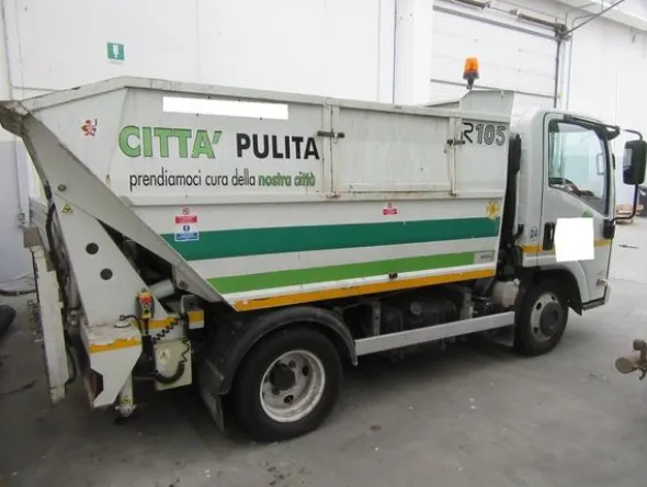 53#3561 Autocompattatore Isuzu M 50 Evolution
