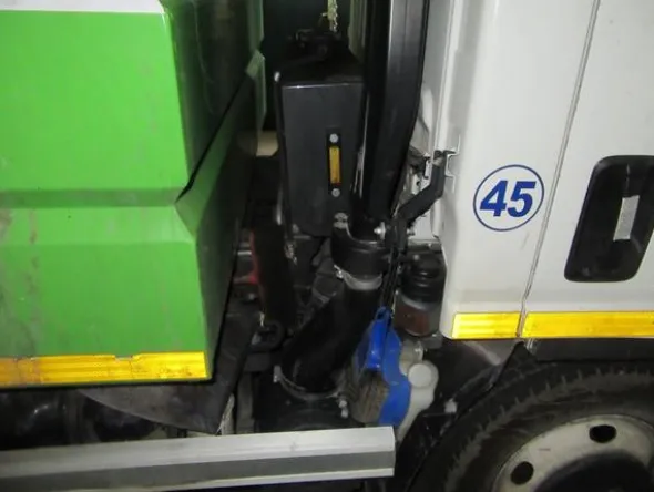 70#3561 Autocompattatore Isuzu M 50 Evolution