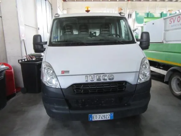 79#3561 Autocompattatore Iveco 35C 11
