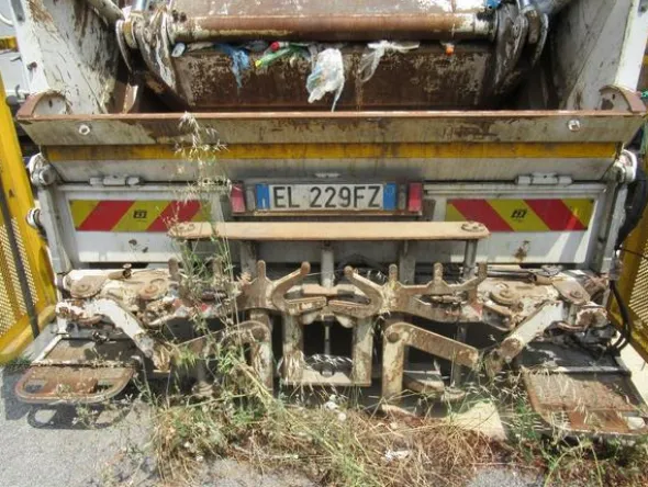 31#3561 Autocompattatore Iveco Magirus Stralis