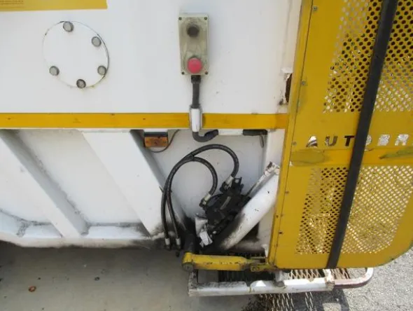 31#3561 Autocompattatore Iveco Magirus Stralis