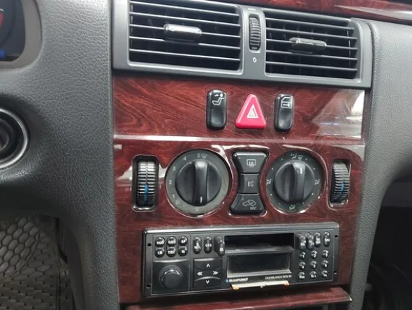 7#8088 Autofioriera Daimlerchrysler