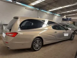 4#8088 Autofunebre Maserati