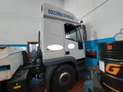 3#7999 Autogru per soccorso stradale Fiat e attrezzature per officina