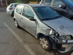 3#8826 Automobile Fiat Punto