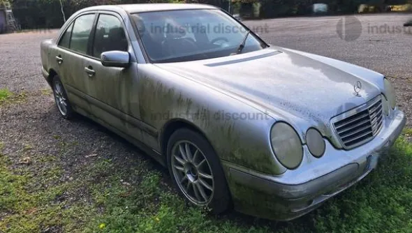 4#9590 Automobile Mercedes E 270CDI