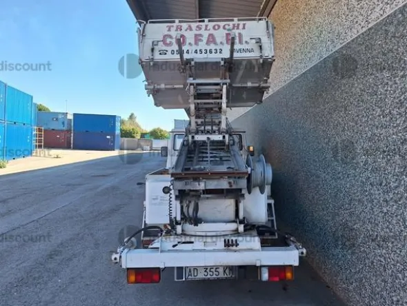 8#9559 Autoveicolo Iveco