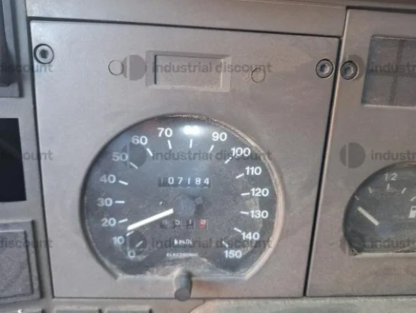8#9559 Autoveicolo Iveco