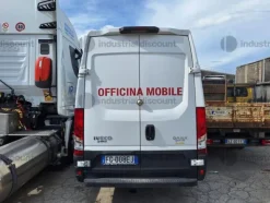2#9559 Autoveicolo Iveco