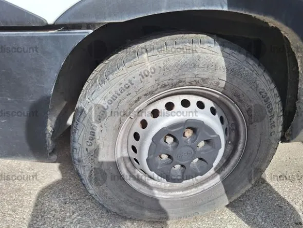 2#9559 Autoveicolo Iveco