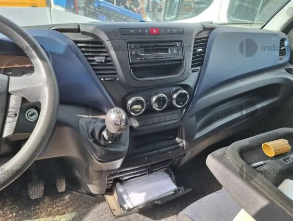 2#9559 Autoveicolo Iveco