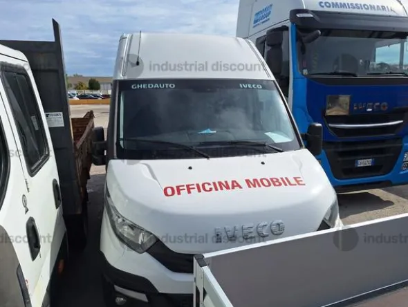 2#9559 Autoveicolo Iveco