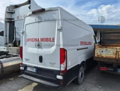 2#9559 Autoveicolo Iveco