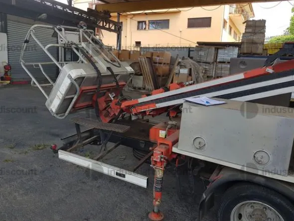 2#9328 Autoveicolo Nissan Cabstar