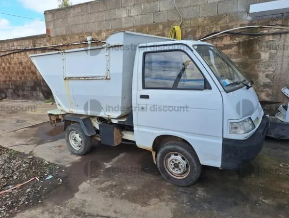 2#9304 Autoveicolo Piaggio Porter