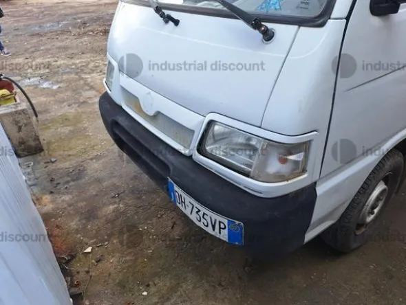 2#9304 Autoveicolo Piaggio Porter