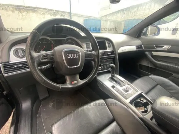 6#9748 Autovettura Audi