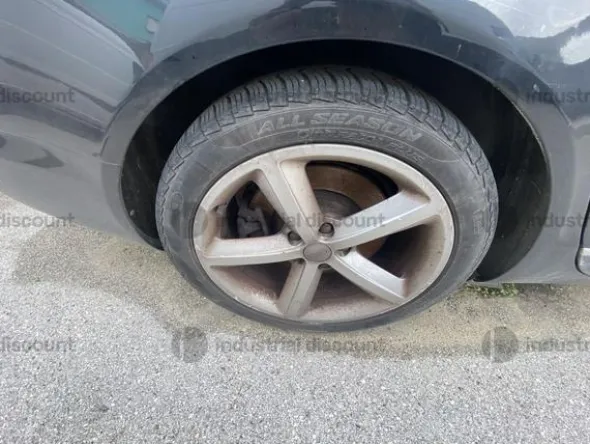 6#9748 Autovettura Audi